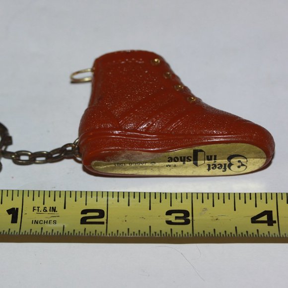 Vintage 1981 Pocket Sewing Tape Measure "THREE FEET-IN-ONE SHOE" - Picture 4 of 4